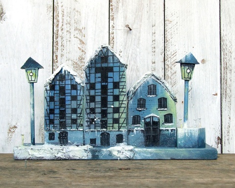 Dekoracja z drewna, ręcznie malowana - domki Zimowe Spichrze