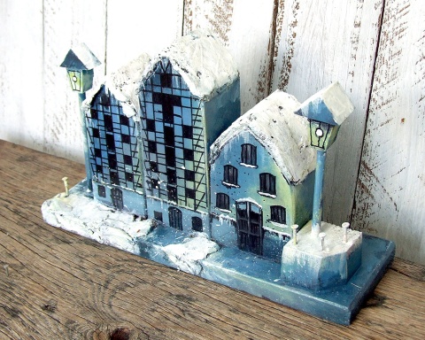 Dekoracja z drewna, ręcznie malowana - domki Zimowe Spichrze