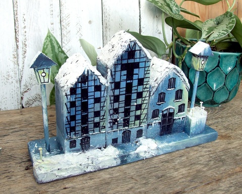 Dekoracja z drewna, ręcznie malowana - domki Zimowe Spichrze