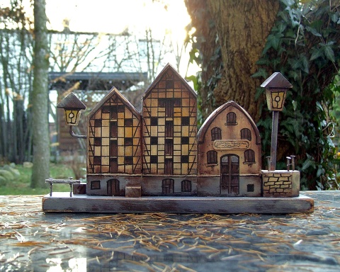 Dekoracja z drewna, ręcznie malowana - domki Spichrze nad Brdą