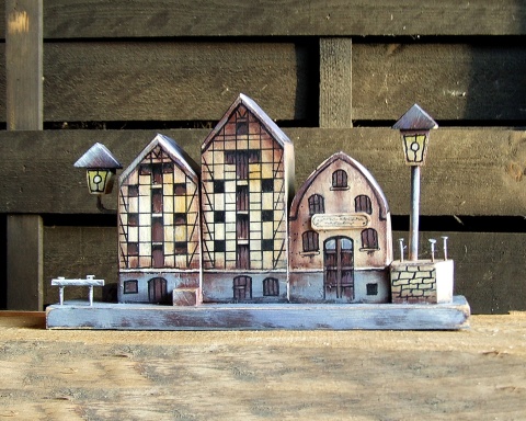 Dekoracja z drewna, ręcznie malowana - domki Spichrze nad Brdą