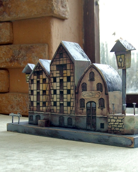 Dekoracja z drewna, ręcznie malowana - domki Spichrze nad Brdą