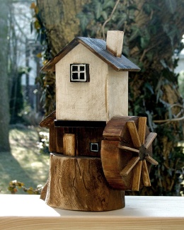 Drewniany domek dekoracyjny - Biały Młyn