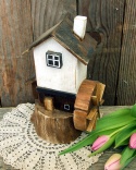 Drewniany domek dekoracyjny - Biały Młyn