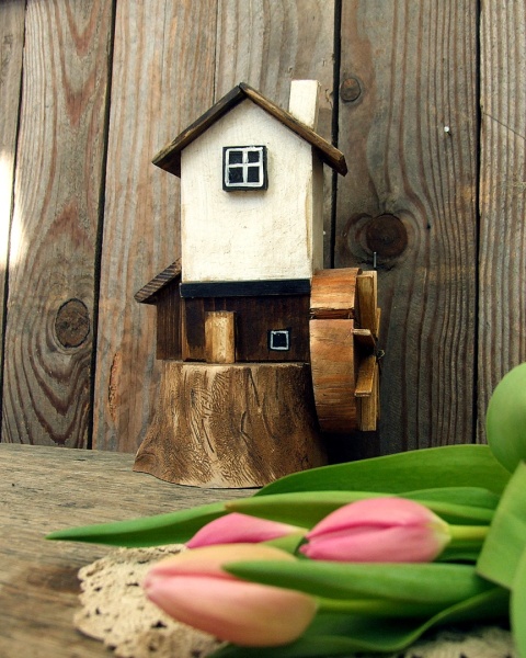 Drewniany domek dekoracyjny - Biały Młyn