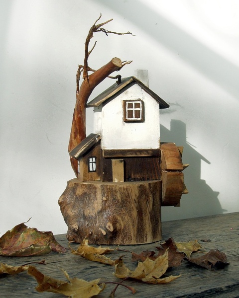 Drewniany domek dekoracyjny - Biały Młyn Drewniany domek dekoracyjny - Biały Młyn