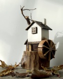 Drewniany domek dekoracyjny - Biały Młyn Drewniany domek dekoracyjny - Biały Młyn