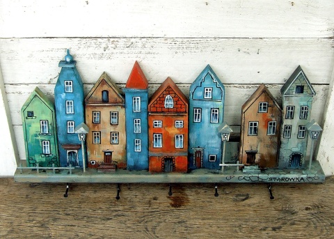 Drewniany wieszak na ubrania - Kolorowa starówka