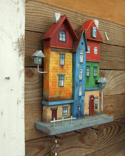 Drewniany wieszak na klucze - Kolorowa starówka