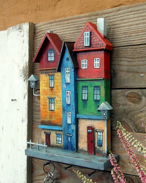 Drewniany wieszak na klucze - Kolorowa starówka