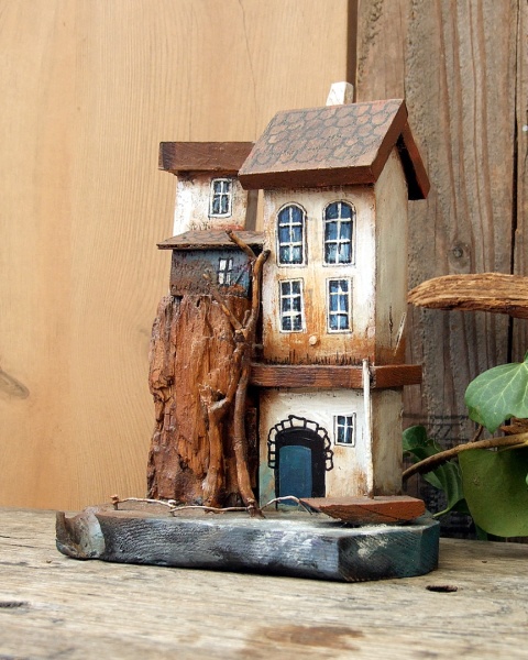 Drewniany domek, dekoracja - Stary Pensjonat