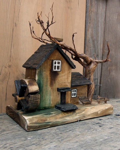 Drewniany domek dekoracyjny - Młyn Na Zaciszu
