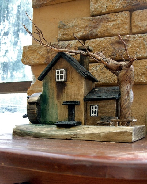 Drewniany domek dekoracyjny - Młyn Na Zaciszu