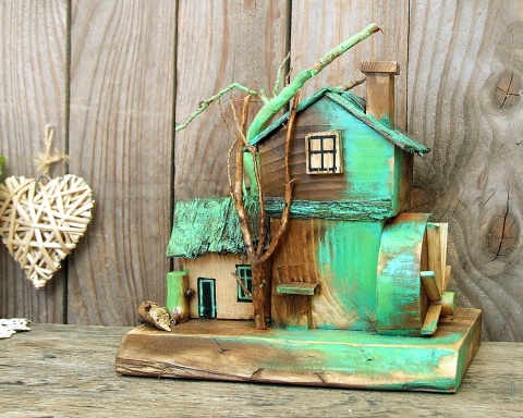Drewniany domek dekoracyjny - Zapomniany Młyn