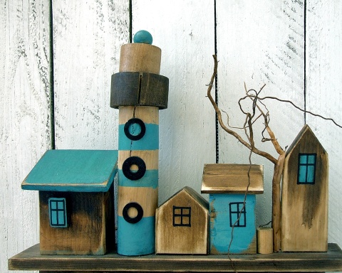 Wieszak na klucze z latarnią - Miasteczko na klifie