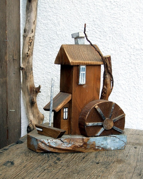 Dekoracja ze starego drewna - Młyn nad strugą