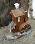 Dekoracja ze starego drewna - Młyn nad strugą