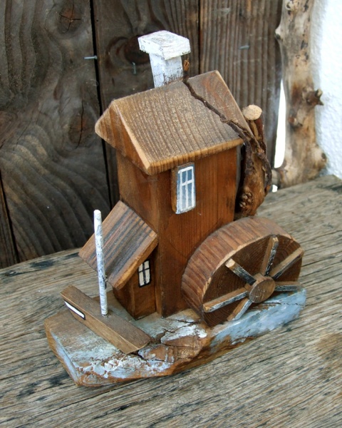 Dekoracja ze starego drewna - Młyn nad strugą