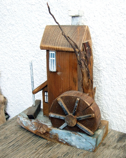 Dekoracja ze starego drewna - Młyn nad strugą