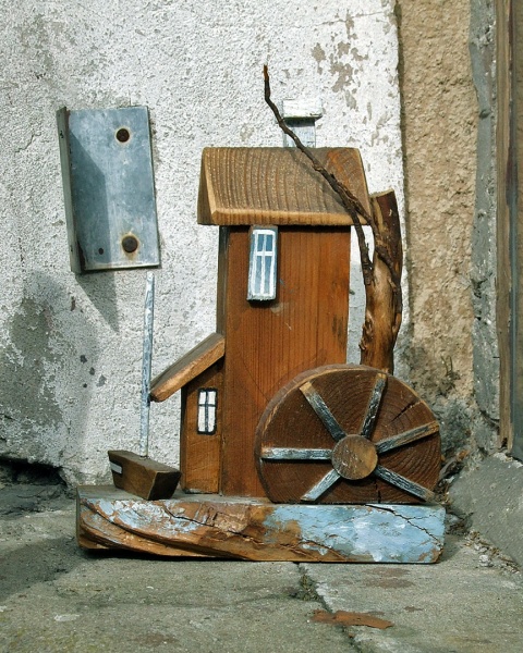 Dekoracja ze starego drewna - Młyn nad strugą