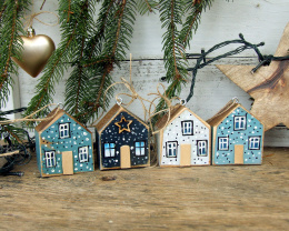 4 małe domki - zawieszki do świątecznej dekoracji