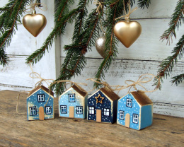 4 drewniane domki - zawieszki do świątecznej dekoracji