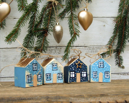 4 drewniane domki - zawieszki do świątecznej dekoracji