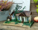 Wiejska Zagroda - drewniany, malowany domek