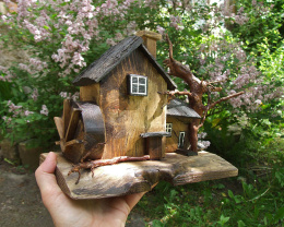 Drewniany domek dekoracyjny - Stary Młyn