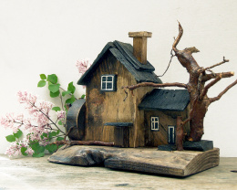 Drewniany domek dekoracyjny - Stary Młyn