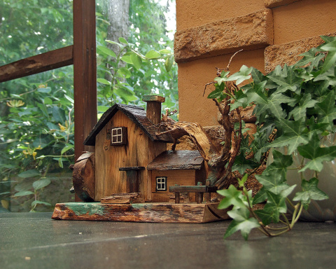 Drewniany domek dekoracyjny - Młyn nad Potokiem Drewniany domek dekoracyjny - Młyn nad Potokiem