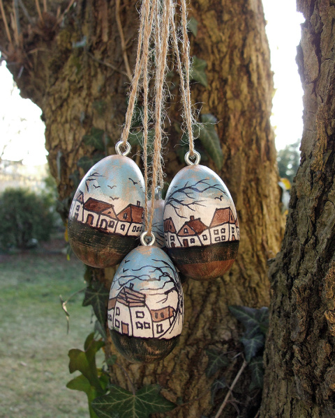 Komlet 4 pisanek-zawieszek. Drewniane, ręcznie malowane - seria Miasteczko