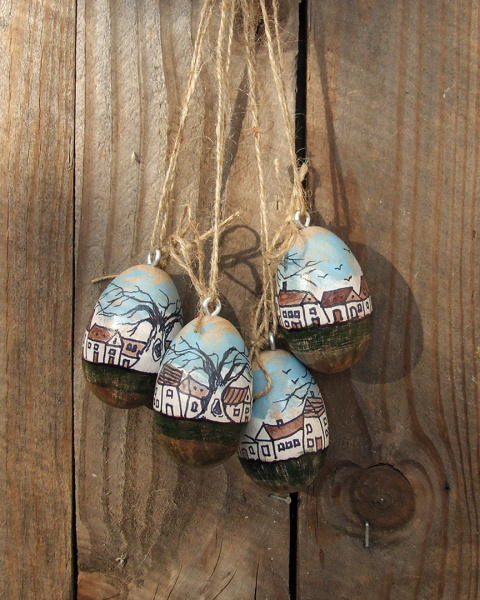 Komlet 4 pisanek-zawieszek. Drewniane, ręcznie malowane - seria Miasteczko